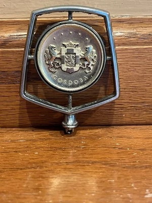 1975 - 1979 Chrysler Cordoba капот украшение верхняя эмблема золото и серебро цвет - Изображение 1 из 4