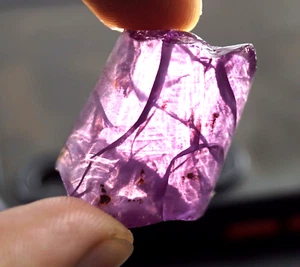Piedra preciosa suelta áspera natural certificada 72,10 quilates - que cambia - Imagen 1 de 7