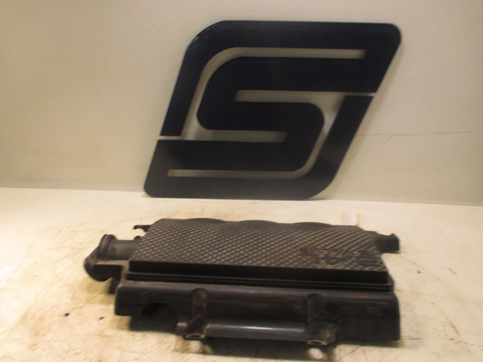 2011 Mitsubishi Galant ES OEM Engine Motor Cylinder Valve Cover - Image 1 of 1