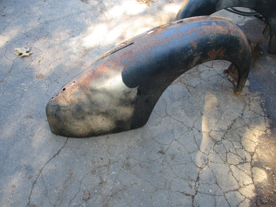 1936 Cadillac Fleetwood 5 Passenger Town Sedan Right Rear Fender 36-7539  JP - Image 1 of 4