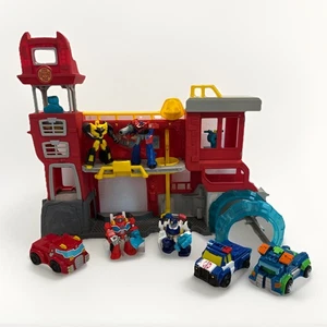 Playskool Heroes Transformers Rescue Bots Griffin Rock Firehouse Hauptquartier - Bild 1 von 13