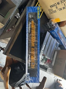 BACHMANN- EMD DD40AX Centennial (DCC) Diesel Locomotive "UNION PACIFIC" #6919 HO - Picture 1 of 4
