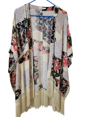 Aritzia Talula Kimono S/M Negro Rojo Fawkner Boho Patchwork Flecos Festival A12.1 Foto 1 de 4