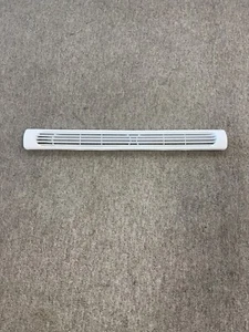 Frigidaire Rejilla de puntera de refrigerador usada blanca #241839405 - Imagen 1 de 1