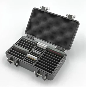 Game Boy Advance, DS, 3DS Cartridge Protective Carrying Case - Holds 32 Games - Picture 1 of 5