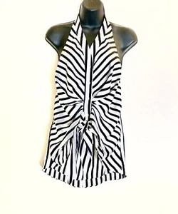 Camicia Fashion Nova con fiocco senza spalline schiena aperta a righe bianca e nera taglia S - Foto 1 di 3