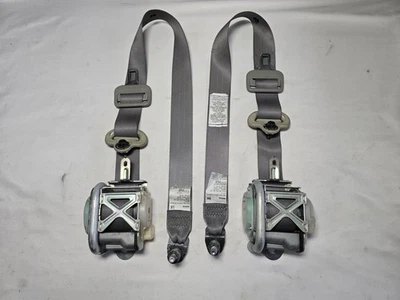2009 - 2014 Nissan Maxima Drivers & Passengers Front Seat Belts (OEM) GRAY  - Imagem 1 de 4
