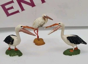 3 x Vintage Britains Bird Plastic Zoo Animals, 2 x 1382 Pelican & 1 x 1384 Stork - Picture 1 of 7