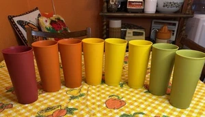 Vintage Tupperware große Getränkebecher 1348 8er Set grün gelb orange rot - Bild 1 von 5