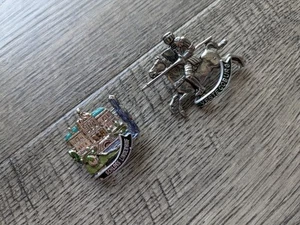 2 Vintage Made in Germany Souvenir Hat Pins Schloss Linderhof & Vestecoburg - Picture 1 of 6