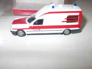 HERPA 045780 Mercedes Benz 210 KTW Rettungsdienst Halle - Saalkreis m. OVP 1:87 - Bild 1 von 2