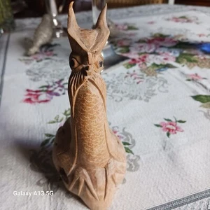 Eule aus Parasit-Holz, 15 cm hoch, geschnitzt - Bild 1 von 5