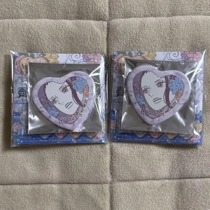 Colección de insignias de lata de corazón de Robin de una pieza, prendedores de anime, usados, coleccionables - Imagen 1 de 1