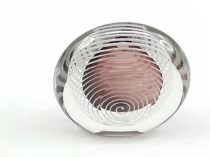 Pisapapeles de vidrio artístico firmado Eickholt disco amatista orbe rayas claras y blancas - Imagen 1 de 9