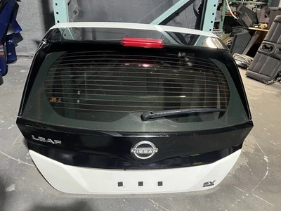 🧷2018-2023 NISSAN LEAF SV 2023 portón trasero conjunto tapa maletero blanco OEM Foto 1 de 4