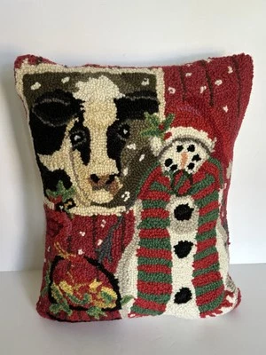 Almohada de Navidad Grandin Road Country de lana enganchada roja granero vaca muñeco de nieve 14x18 Foto 1 de 4
