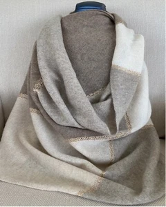 Gift Woman Shawl 100% Cashmere 4 Colors Ivory Brown Ecru Golden Trim LoroPiana - Picture 1 of 8