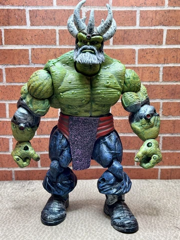 Marvel Legends Maestro Hulk With Helmet: Apocalypse BAF Series: 2006 Toy biz Cover