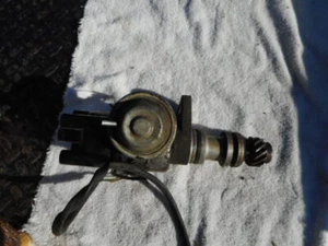 Volvo 140/240 electronic ignition distributor with harness - Picture 1 of 2
