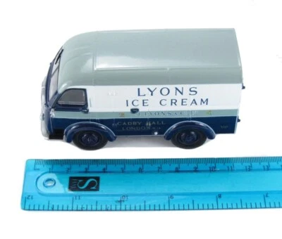 Oxford Commercials Diecast Lyons Ice Cream Austin K8 Van AK010 1:43 MINT BOXED - Immagine 1 di 2
