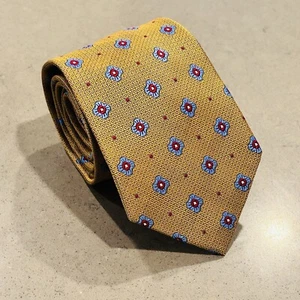 Tom James Tall Man Gold Geometric 100% Silk Tie - Picture 1 of 6