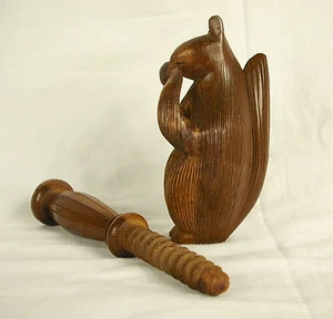 Nutcrackers,Sculpture Carved Lapis Lazuli Squirrel Wooden Nutcracker,Martinach - Picture 1 of 6