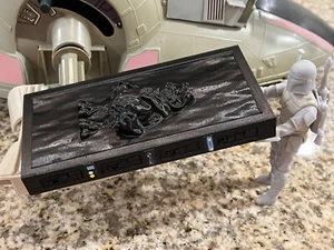 VINTAGE-STIL STAR WARS ROTJ SLAVE-1 EWOK IN CARBONIT - REPRO MIT ABZIEHBILDERN - Bild 1 von 12