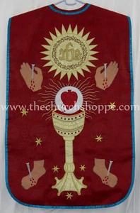 RED Roman Fiddleback Chasuble FIVE WOUNDS OF CHRIST EMBROIDERY and Mass Set - Picture 1 of 4