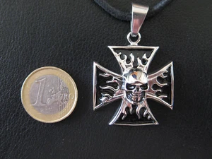 Eisernes Kreuz mit Totenkopf Edelstahl Ketten Anhänger Dead Head / x805.1 - Picture 1 of 9