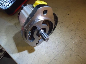 PARKER 1071004008 Hydraulic Motor 3348644406 - SE G24 008 - Picture 1 of 3