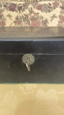 Antiguo joyero japonés negro Foto 1 de 4