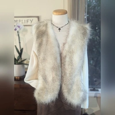 Cárdigan LaSeine gris ribete de piel sintética blanco para mujer talla mediana Foto 1 de 4