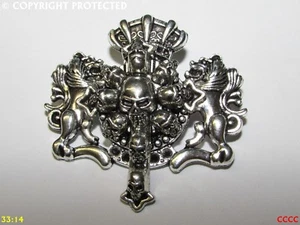 Steampunk pin badge brooch pin cross skulls gothic pirate bones skeleton - Picture 1 of 3