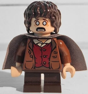 LEGO Minifigure- Frodo Baggins (with Cape) (lor003) Lord of the Rings 9470-1 - Picture 1 of 4