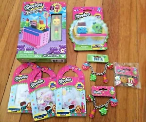 ¡Lote de figuras Shopkins! ¡Juego de construcción, juego de borrador, pulseras dijes, pegatinas y más! - Imagen 1 de 5