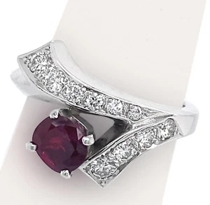 Anello 0,75 ct rubino ovale misura 7 Chompy mod oro bianco 14 carati diamanti 0,20 ct, 5,8 g - Foto 1 di 12
