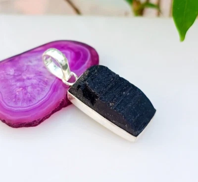 Colgante de piedras preciosas de turmalina negra natural plata de ley 925 joyería hecha a mano Foto 1 de 4