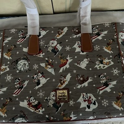 Bolsa tote Disney Dooney 2021 Walt’s Lodge inverno Mickey Minnie & Friends nova com etiquetas - Imagem 1 de 4