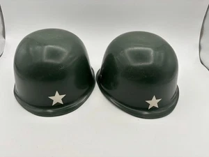2er Set Vintage Kinder Spielzeug Kunststoff Armee Helm - Bild 1 von 7