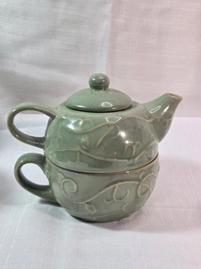 Pier 1 Steingut Teeservice stapelbar salbeigrün Teekanne Tasse & Deckel - Bild 1 von 8