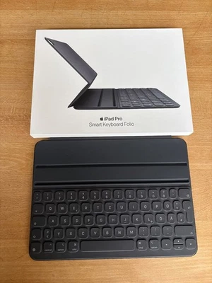 Apple Smart Keyboard Folio 11" MU8G2D/A – Deutsch QWERTZ – iPad Pro 11  - Top - Bild 1 von 4