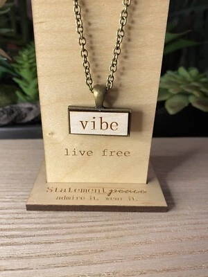 Collar HECHO A MANO AMBIENTE ARTESANAL Madera Declaración Colgante Ecológico y Orgánico Foto 1 de 4