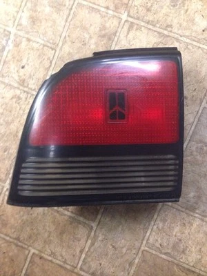 Oldsmobile Cutlass Supreme 1990 1991 4 puertas luz trasera izquierda Foto 1 de 2