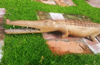 PAPUA NEW GUINEA crocodile wood tiki tooth carving vtg pacific tribal art statue - Image 1 of 4