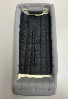 Saturn Vue 2009 asiento medio trasero reposabrazos panel inferior gris OEM Foto 1 de 2