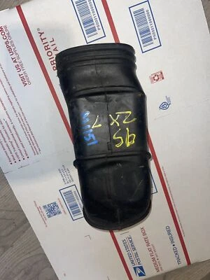 1995 95 Kawasaki Ninja ZX750L ZX750 ZX 750 ZX7R ZX7 Ram Air Duct Tube - Image 1 of 2