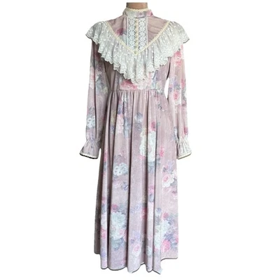Maxi Vestido Vintage Floral Elástico Terciopelo Pradera M Volantes Encaje Yugo Cottagecore Foto 1 de 4