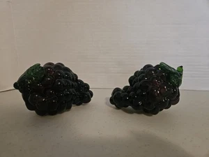 Juego de 2 racimo de uva de vidrio púrpura vintage hojas verdes estilo Murano decoración artística - Imagen 1 de 3