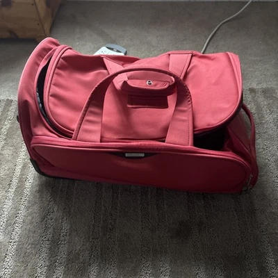 Equipaje con ruedas United Colors of Benetton rojo Foto 1 de 4