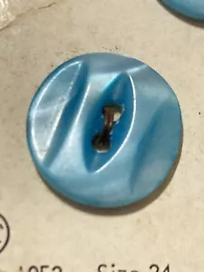 VTG Lady Washington Pearl Buttons Ice Blue Carved 2 Hole 5/8" 3 NEW On Card USA - Picture 1 of 4